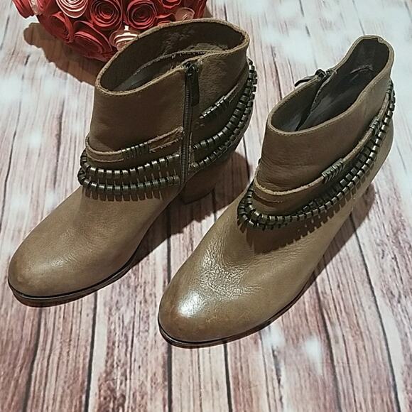 Vince Camuto Tan Leather Booties 10M - Picture 3 of 9